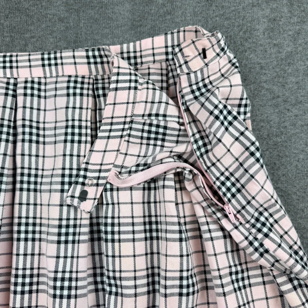 Hot Topic Pleated Mini Skirt Women's Size 4 Pink‎ Black Plaid Preppy Alt Punk